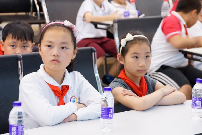 点赞 | 九亭二小“行走松江”,研学永大,躬行实践 点赞 | 九亭二小“行走松江”,研学永大,躬行实践