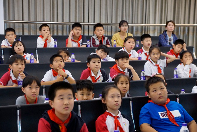 点赞 | 九亭二小“行走松江”,研学永大,躬行实践 点赞 | 九亭二小“行走松江”,研学永大,躬行实践