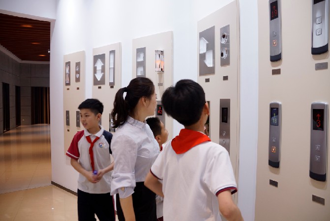 点赞 | 九亭二小“行走松江”,研学永大,躬行实践 点赞 | 九亭二小“行走松江”,研学永大,躬行实践